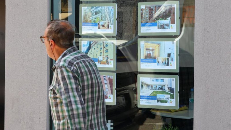 ep archivo   escaparate de una inmobiliaria 20250925090106