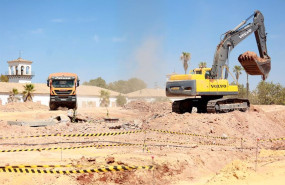 ep archivo   trabajadores de la construccion en una obra en la barriada del parque alcosa