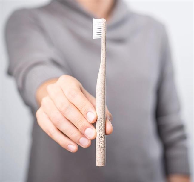 Cepillo de dientes fabricado a partir de bioplásticos por Todarus | TODARUS ep cepillodientes fabricadopartirbioplasticostodarus
