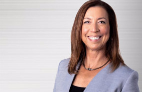ep christine feuell nueva directora ejecutiva de la marca chrysler