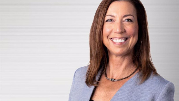 ep christine feuell nueva directora ejecutiva de la marca chrysler