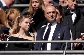 ep daniel levy en el palco durante un partido del tottenham