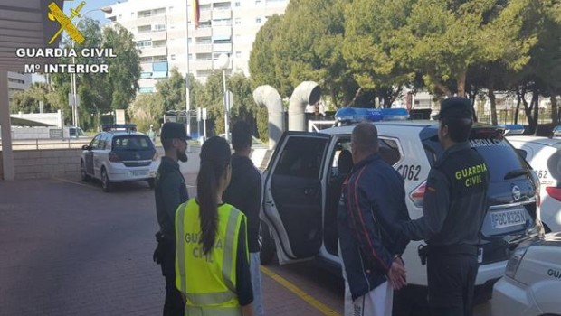 ep detenidosobligarun nino bulgaroejercermendicidad