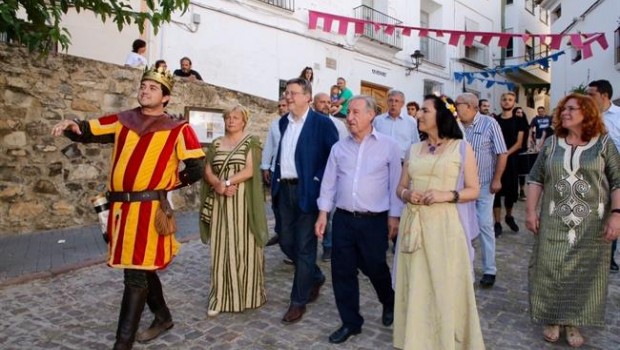 ep el president ha visitadomercado medieval