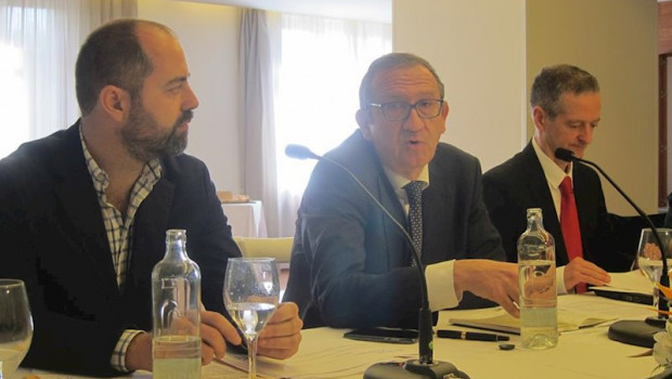 ep el presidente de gestha carlos cruzado el secretario general jose maria mollinedo y el portavoz