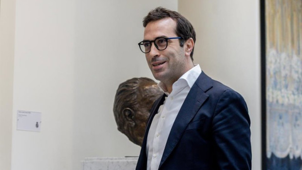 ep el vicepresidente primero del gobierno y ministro de economia comercio y empresa carlos cuerpo a