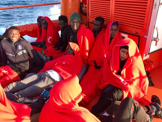 Inmigrantes rescatados en Tarifa por Salvamento Marítimo | SALVAMENTO MARÍTIMO - Archivo ep inmigrantes rescatadostarifasalvamento maritimo