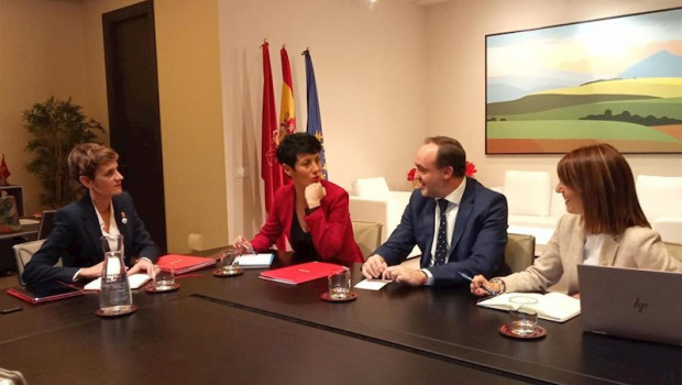 ep la presidenta de navarra maria chivite i con la consejera de economia y hacienda elma saiz el