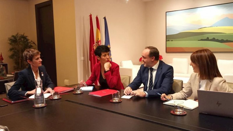 ep la presidenta de navarra maria chivite i con la consejera de economia y hacienda elma saiz el