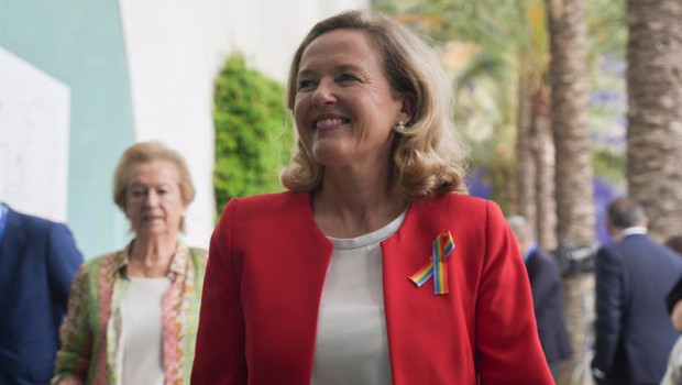 ep la presidenta del banco europeo de inversiones nadia calvino llega al foro de prensa iberica en