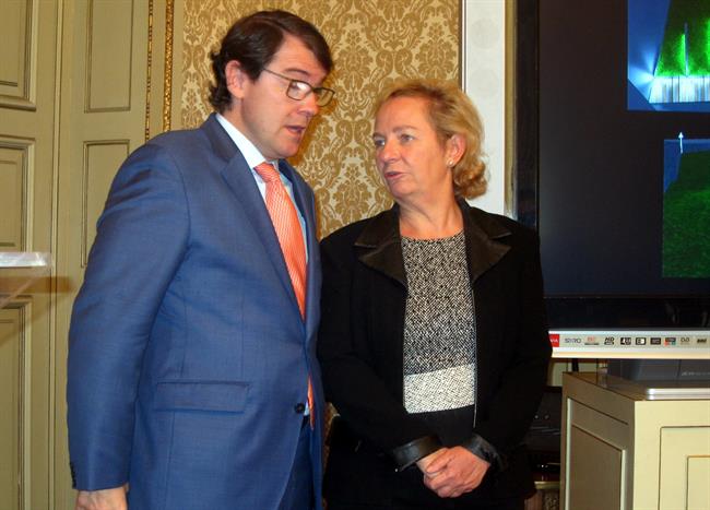 Lombardero junto al alcalde de Salamanca. | EUROPA PRESS ep lombarderoal alcaldesalamanca