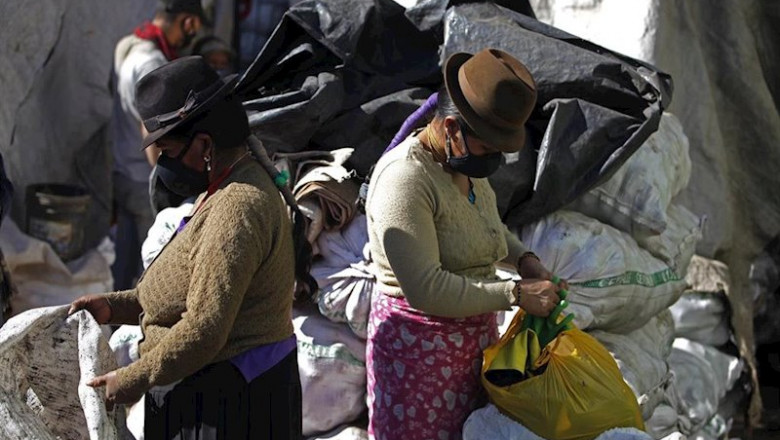 ep mujeres con mascarilla en quito