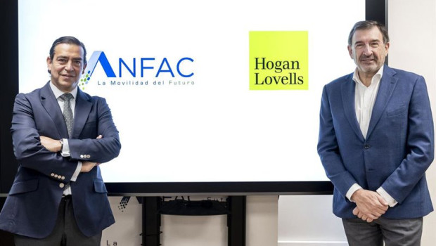 ep anfac y hogan lovells sellan una alianza para impulsar la movilidad autonoma y el desarrollo del
