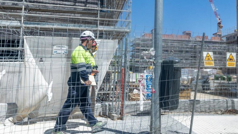 ep archivo dos obreros trabajan en la construccion de una vivienda nueva a 29 de julio de 2025 en ep archivo dos obreros trabajan en la construccion de una vivienda nueva a 29 de julio de 2025 en