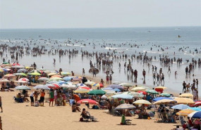 ep archivo   imagen de una playa de andalucia
