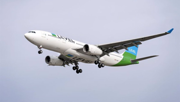 ep archivo   un avion operado por la compania level