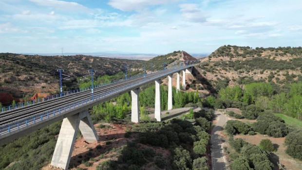 ep archivo   vias de tren de alta velocidad de adif