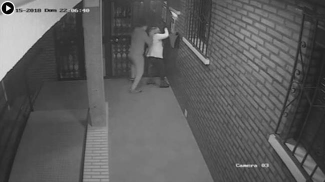 Captura del vídeo de una brutal paliza a una mujer en Algeciras | TWITTER ep capturavideouna brutal palizauna mujeralgeciras