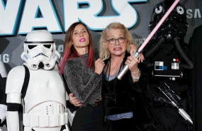 ep cosplay de algunos personajes de star wars durante la premiere de la ultima pelicula de la sagaen