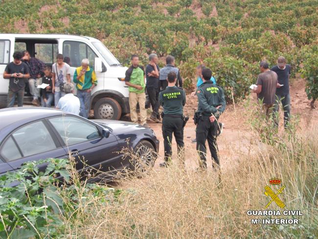 Detenidos Por Explotación Laboral En La Rioja | GUARDIA CIVIL DE LA RIOJA ep detenidosexplotacion laboralla rioja