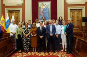 ep el alcalde de santa cruz de tenerife jose manuel bermudez c junto a los miembros de la comision