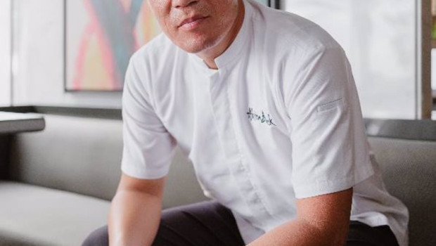 ep el chef akira back abre su primer restaurante en espana de la mano de the ritz carlton abama