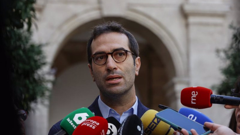 ep el ministro de economia comercio y empresa carlos cuerpo atiende a los medios de comunicacion ep el ministro de economia comercio y empresa carlos cuerpo atiende a los medios de comunicacion