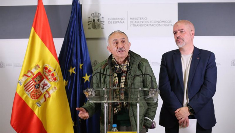 El secretario general de UGT, Pepe Álvarez (i), y el secretario general de CCOO, Unai Sordo (d), comparecen en rueda de prensa en el Ministerio de Asuntos Económicos y Transformación Digital, a 21 de marzo de 2022, en Madrid (España). | Isabel Infantes - Europa Press ep el secretario general de ugt pepe alvarez i y el secretario general de ccoo unai sordo d 20220321225903