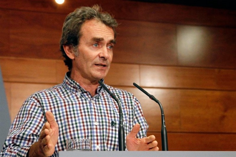 Sanidad ve factible el fin de la mascarilla en exteriores para mediados o finales de julio