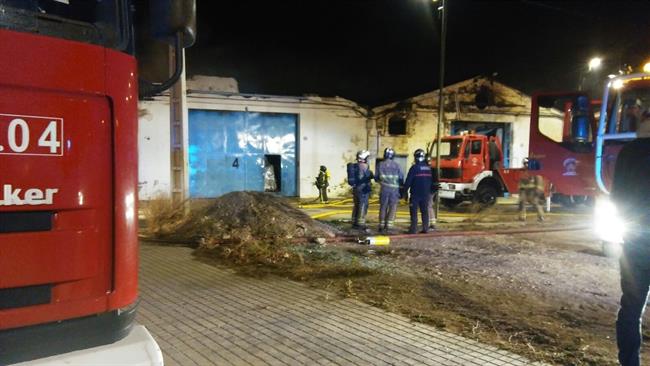 El fuego ha destruido dos antiguas naves frigoríficas en Villanueva de Gállego | DIPUTACIÓN DE ZARAGOZA ep fuegodestruidoantiguas naves frigorificasvillanuevagallego