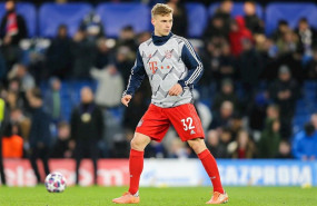 ep joshua kimmich en un calentamiento con el bayern de munich