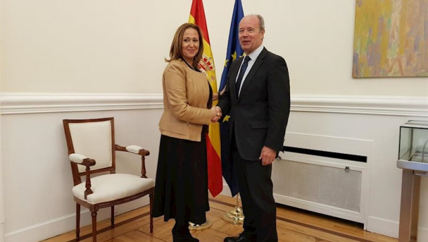 ep la consejera de presidencia y relaciones institucionales de aragon mayte perez se reune con el