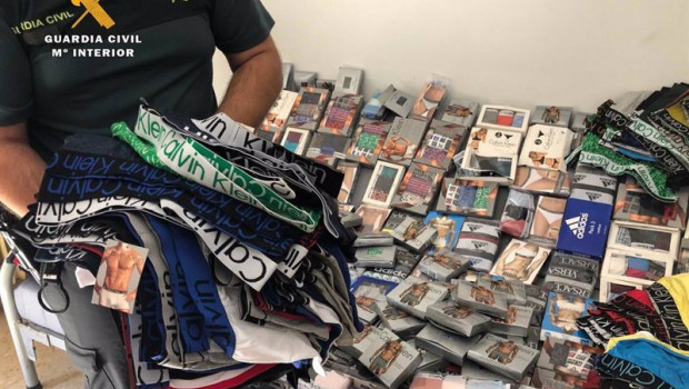 ep la guardia civil interviene 861 prendas de ropa interior falsificadas