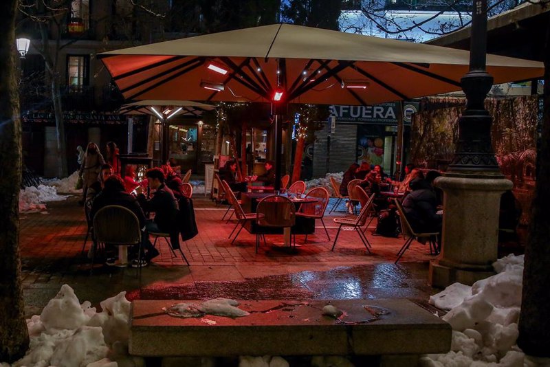 Madrid mantiene las restricciones y confina 19 nuevas zonas básicas y cinco localidades