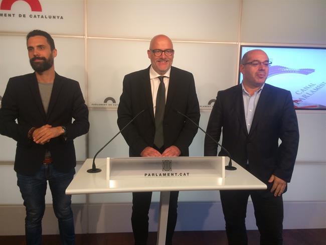 Lluís corominas, Lluís Guiñó y Roger Torrent (JxSí) | EUROPA PRESS ep lluis corominas lluis guino y roger torrent jxsi