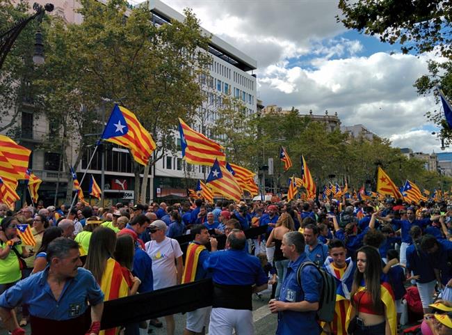 Cataluña polariza el voto en los extremos: subidón de Vox y los nacionalistas