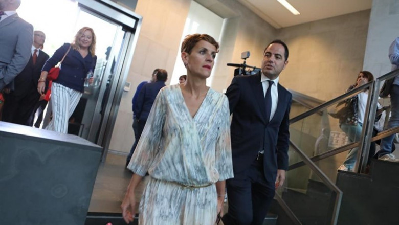 María Chivite y Ramón Alzórriz, del PSN, a su llegada al pleno de constitución del Parlamento de Navarra | DAVID DOMENCH - EUROPA PRESS ep maria chiviteramon alzorriz del psn allegadaplenoconstitucionparlamentonavarra