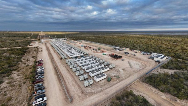 ep plenitude construye en eeuu su mayor instalacion de almacenamiento de baterias con 200 mw