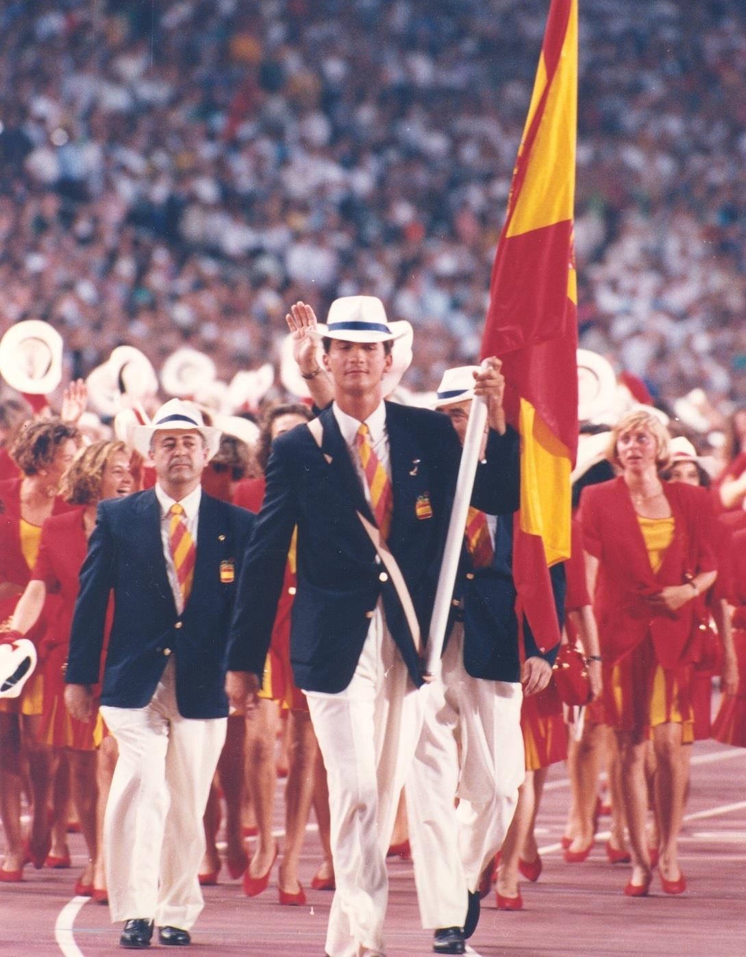 El Príncipe don Felipe, abanderado en la apertura de los JJOO de Barcelona'92 | COE ep principe don felipe abanderadola aperturalos jjoobarcelona92