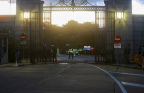 ep puerta de acceso a la basilica del valle de los caidos horas antes de la exhumacion del dictador