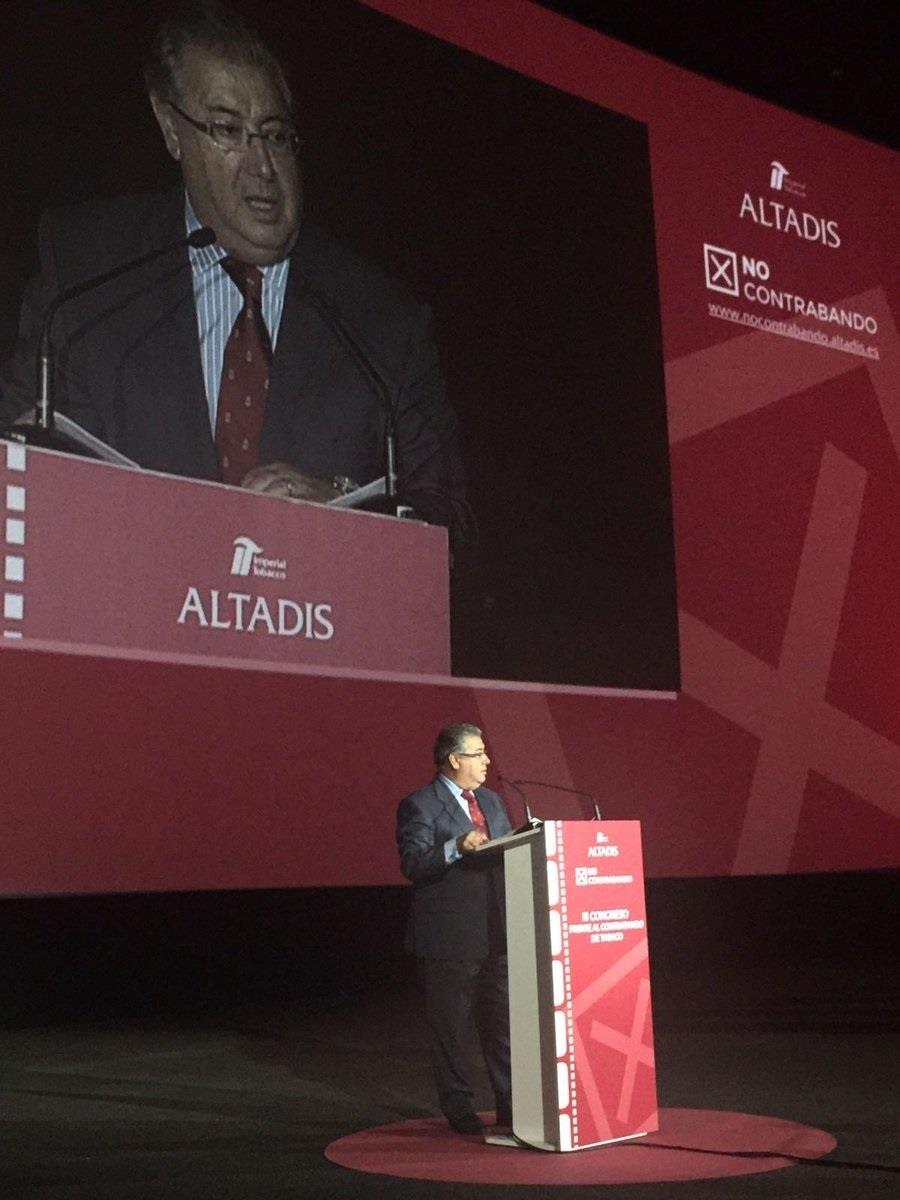 Zoido participa en el congreso nacional contra el contrabando de Altadis | MINISTERIO DEL INTERIOR ep zoido participacongreso nacionalcontrabandoaltadis