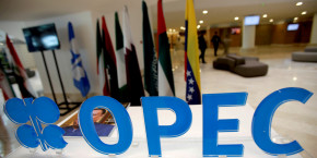 petrole l opep veut croire a un accord malgre le report des discussions 