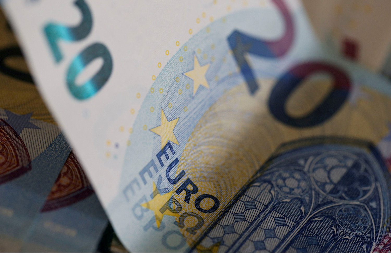 Ventas en el euro después de que Lagarde insista en la política acomodaticia del BCE