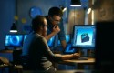 dos-trabajadores-probando-nuevo-software dos-trabajadores-probando-nuevo-software