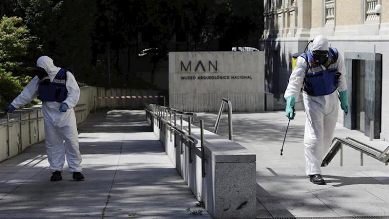 ep agentes de la ume desinfectan la entrada del museo arqueologico ep agentes de la ume desinfectan la entrada del museo arqueologico