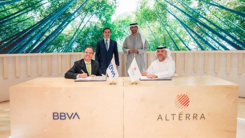ep archivo de pie el presidente de bbva carlos torres vila y el presidente de alterra sultan al ep archivo de pie el presidente de bbva carlos torres vila y el presidente de alterra sultan al