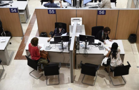 ep archivo   dos funcionarias trabajan en la delegacion especial de la agencia tributaria aeat en