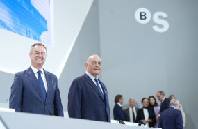 ep archivo   el consejero delegado del banco sabadell cesar gonzalez bueno i y el presidente del