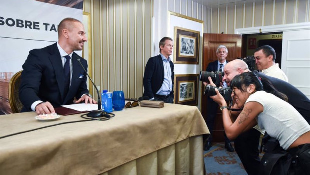 ep archivo   el empresario andras tombor i ofrece una rueda de prensa en el hotel wellington a 3 de