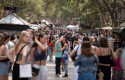 ep archivo turista en la rambla de barcelona el pasado verano ep archivo turista en la rambla de barcelona el pasado verano